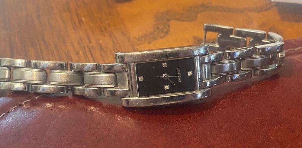 Woman's VTG Lorus Silver Tone Watch with Link Band, Diamond Accents